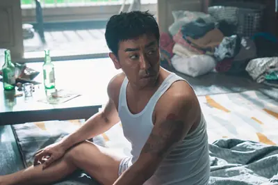 Ryu Seung Ryong explora la fama perdida en la próxima película “Retrato de una familia”.