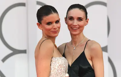 Rooney und Kate Mara stechen beim Filmfestival von Venedig hervor.