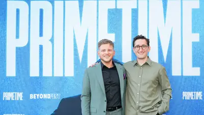 Jonathan Lipnicki spricht über seinen neuen Film 'Primetime' und reflektiert über seine Karriere.