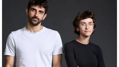 Directores israelíes presentan el nuevo documental 'NAZA' en el Festival de Cine de Venecia.